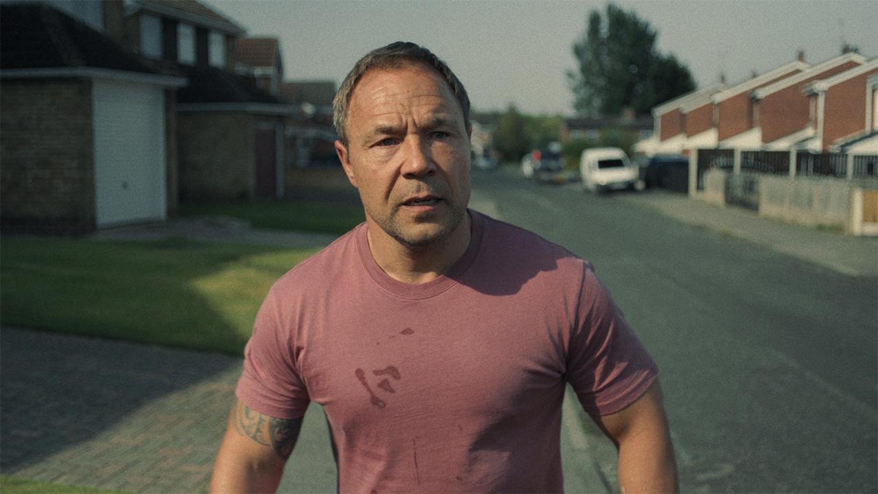 الممثل - ستيفن غراهام - في مسلسل مراهق العائلة - نتفليكس الممثل - ستيفن غراهام - في مسلسل مراهق العائلة - نتفليكس